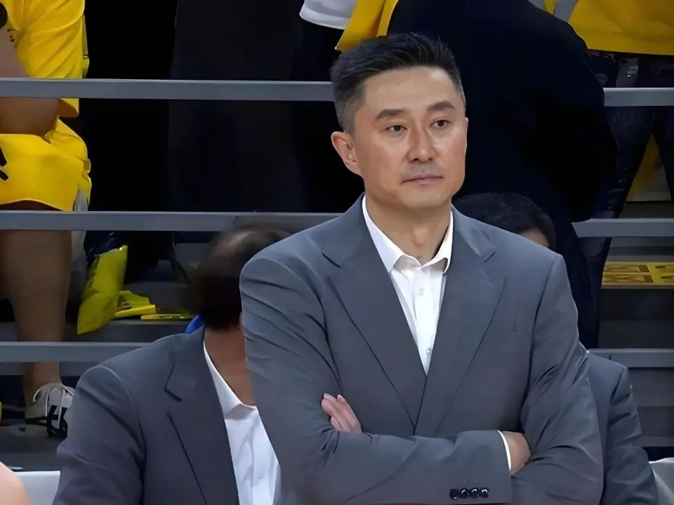 九游娱乐-0分0板3犯规！不止徐昕焦泊乔，CBA状元郎也被杜锋用废了